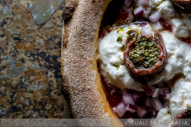 pizza-burrata-acciughe-cipolla-tropea (1)